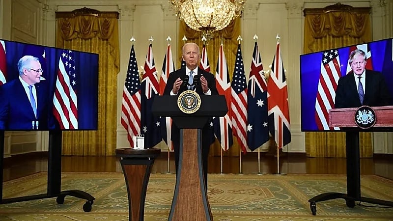 شاهد.. "بايدن" يتعرض لموقف محرج بسبب رئيس الوزراء الأسترالي