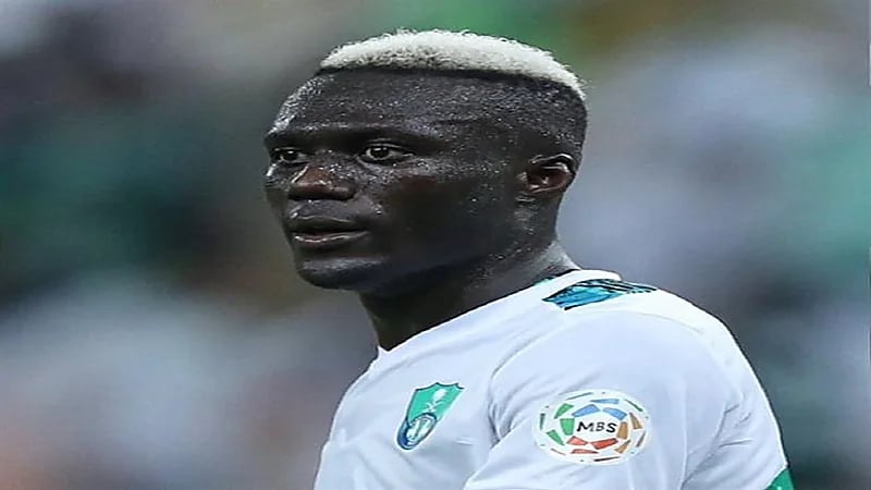 أندية تركية تسعى للتعاقد مع لاعب الأهلي نداو