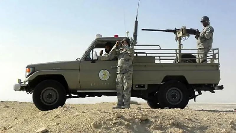 القبض على 14 مخالفًا وإحباط محاولة تهريب مواد مخدرة