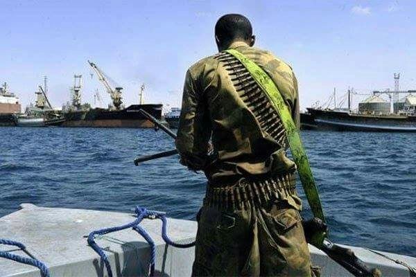 اختطاف 8 بحارة روس على يد قراصنة نيجيريين