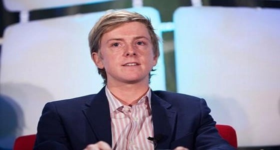 كريس هيوز ربما يعود لصديقته أوليفيا