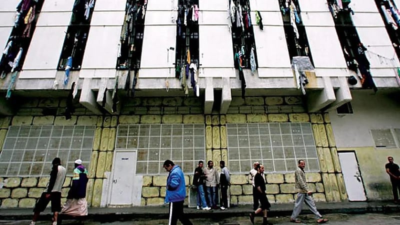 ليست الأولى..فرار 18 نزيلا من أحد سجون لبنان