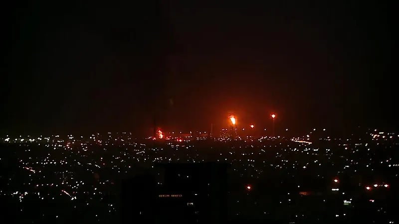 استمرار حريق مصفاة طهران وانفجار خزان