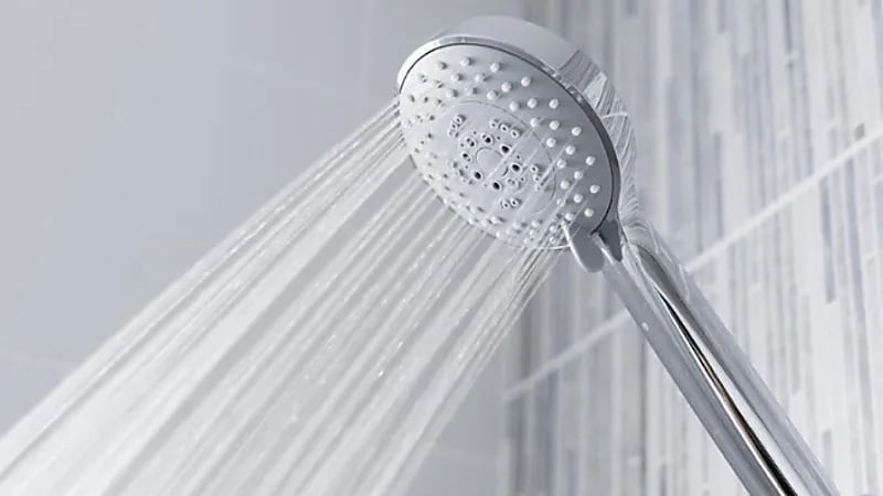 الاستحمام بعد تناول الطعام يبطئ عملية الهضم وغير مستحسن