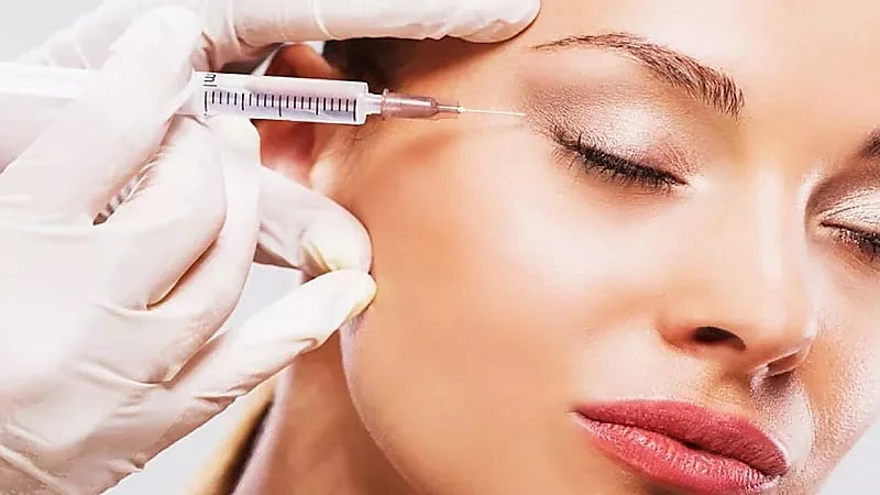 دراسة: حقن البوتوكس تؤثر على عضلات الوجه المسؤولة عن الابتسام والعبوس