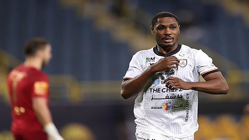 "إيجالو" يترك الشباب ويعود لبلاده