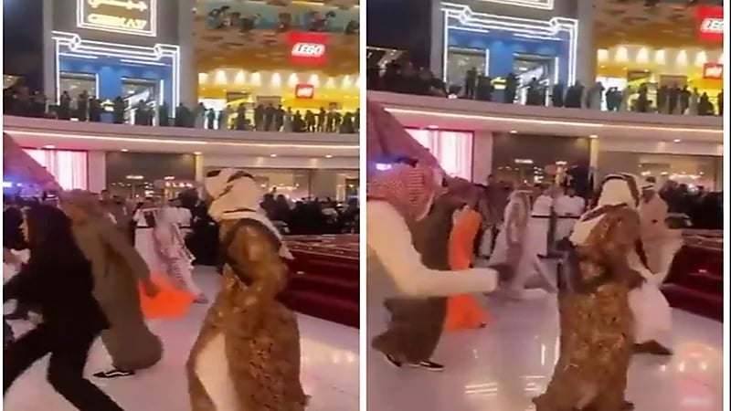 شاهد.. استعراض جماعي في أحد المجمعات التجارية احتفالًا بيوم التأسيس