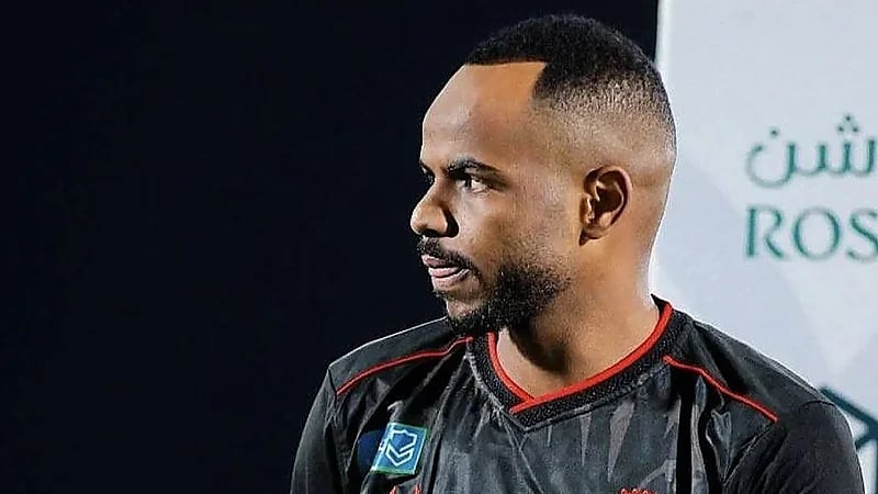 الشباب يفاوض مدافع الرياض