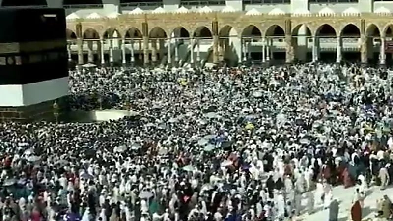 الحجاج يؤدون طواف الوداع في أجواء مفعمة بالأمن والإيمان .. فيديو