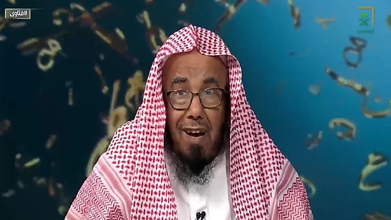 المطلق: النبي ﷺ أذن للخاطب أن يرى الفتاة من غير علمها وأهلها