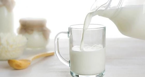 " الخضيري " ينصح متبعي الحمية باللبن كامل الدسم