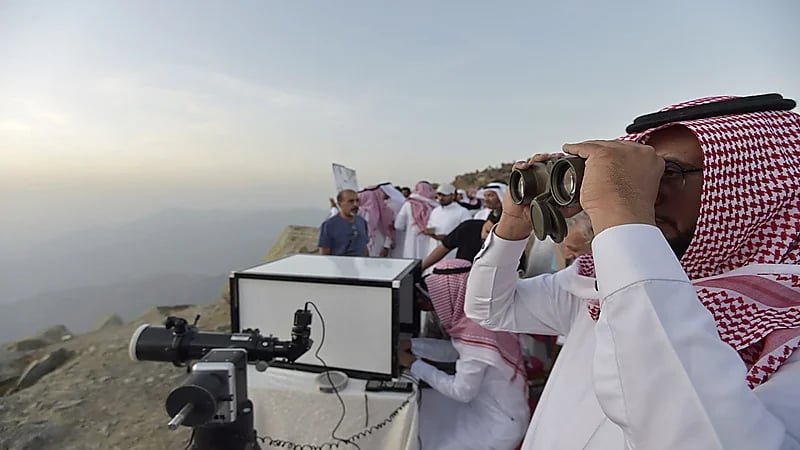 الحقيل: رمضان سيكمل 30 يوما في حال تكون غيوم