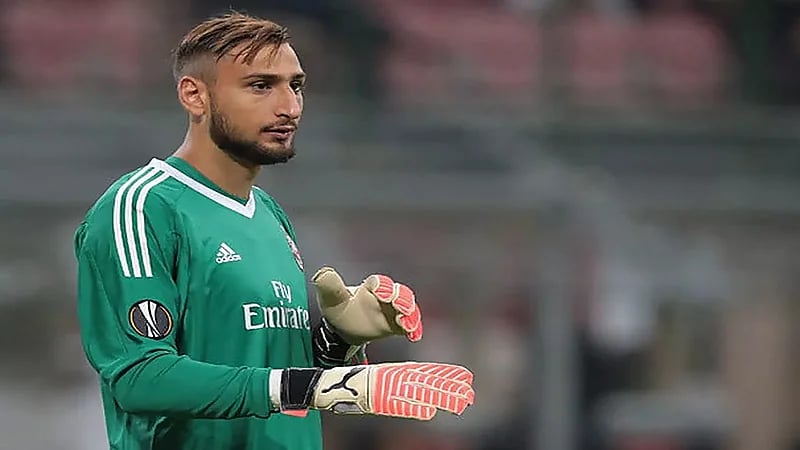 تحديد موعد رحيل " دوناروما " عن ميلان