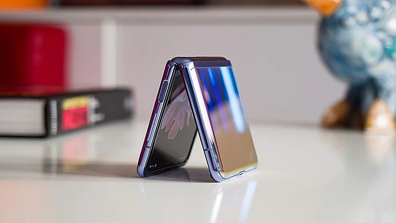 بالفيديو.. تسريب صور ومعلومات عن هاتف Galaxy Z Flip 3 الجديد