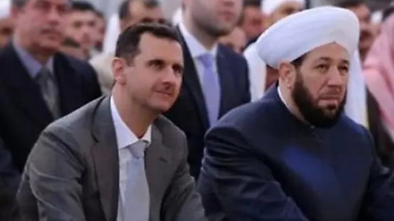 اعتقال مفتي سوريا السابق قبل مغادرته إلى الأردن