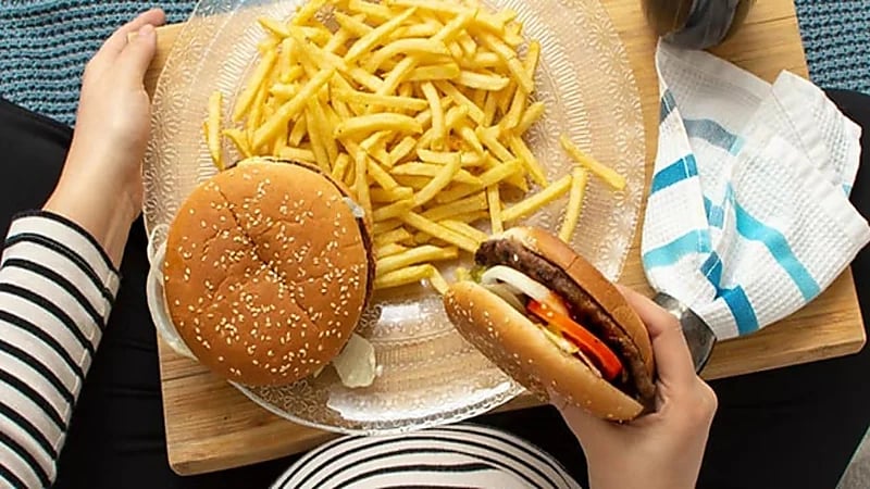 علاقة غير متوقعة بين الوجبات السريعة والإحساس بالألم