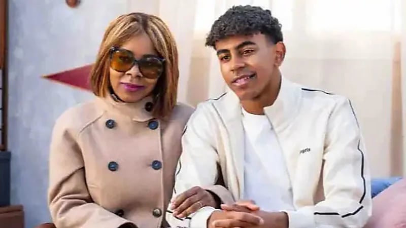 غضب والدة لامين يامال بعد ارتباطه بالمغنية الأرجنتينية نيكي نيكول