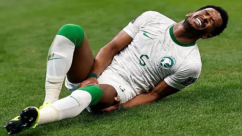 البليهي يغادر لقاء الأخضر والمكسيك مصاباً