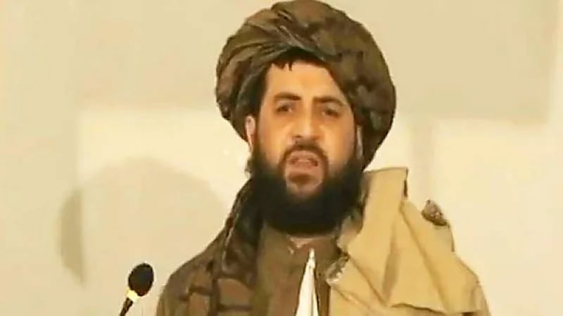 سر ظهور نجل الملا عمر في التلفزيون الأفغاني 
