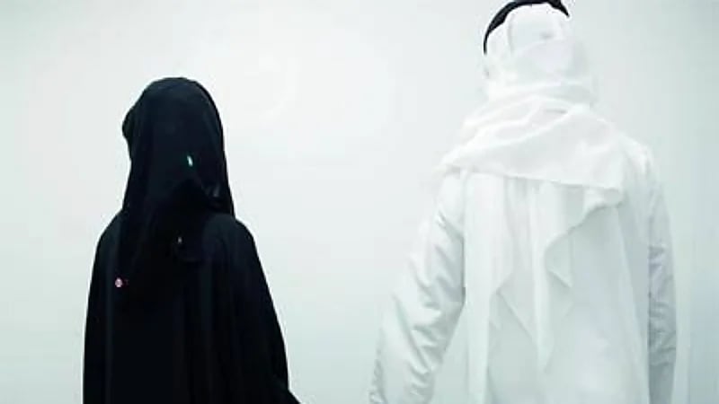 سيدة تقيم دعوى قضائية ضد زوجها بسبب "هدية"