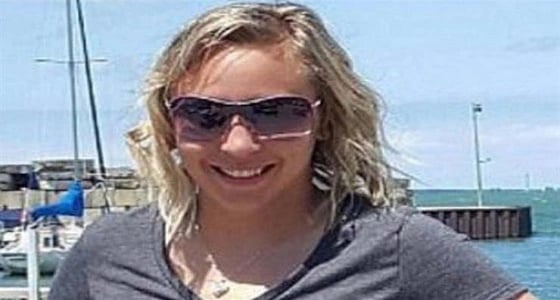 معلمة تمارس الجنس مع إحدى طالباتها على مدار شهر