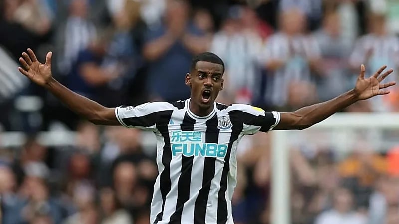 مدرب نيوكاسل: الحرب الباردة مع إيزاك ليست مثالية