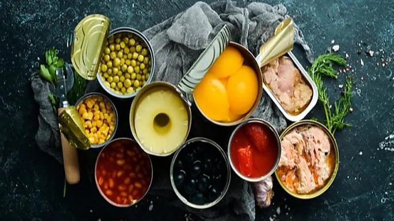 الوجبات المعلبة قد تزيد من خطر الإصابة بسرطان الأمعاء