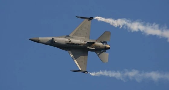 قصف مخزن أسلحة للحوثيين إثر غارة جوية لطيران التحالف