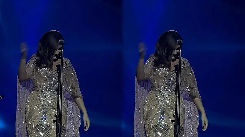 أنغام تشعل الأجواء وتفاعل ناري من جمهورها في حفلها الأخير بالرياض.. فيديو