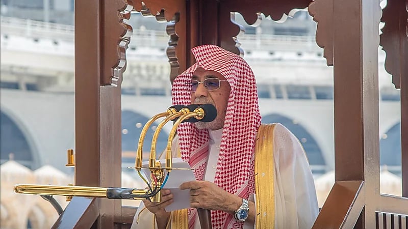 خطيب المسجد الحرام: المثلية والتحرر الجنسي سبب في معاناة البشرية والكوارث