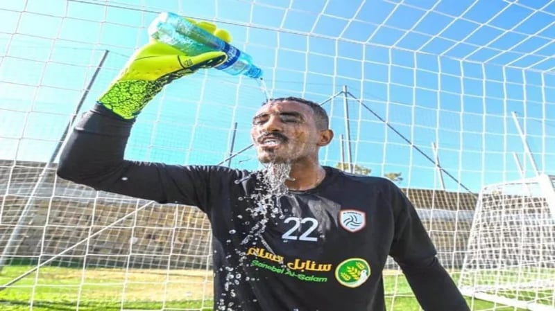 الكشف عن مدة غياب حارس الشباب