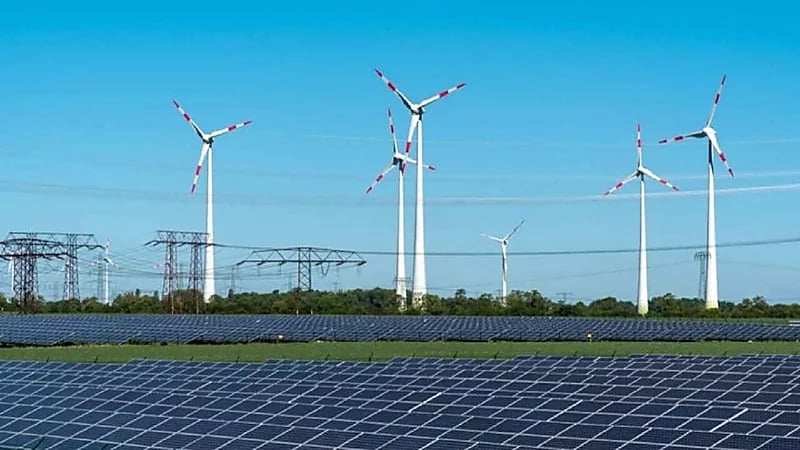 المملكة تتيح للمواطنين بناء محطات الطاقة المتجددة