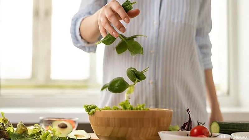 تحمي من الولادة المبكرة.. أبرز فوائد السبانخ للحوامل