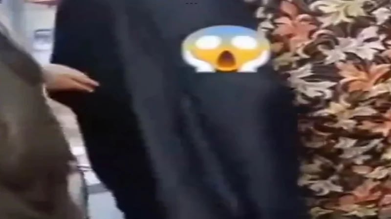 فيديو يفضح معمم إيراني يتحرش بالفتيات