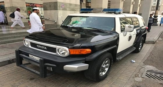 شرطة الشمالية بعرعر تبحث عن المواطن المتهم بتعذيب طفليه