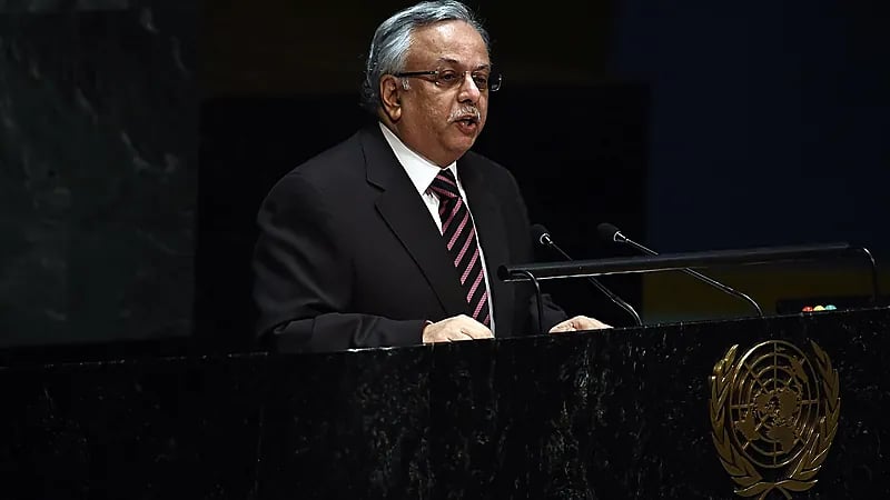 بعد 11 عامًا من المهنية والإخلاص.. السفير المعلمي يودع الأمم المتحدة