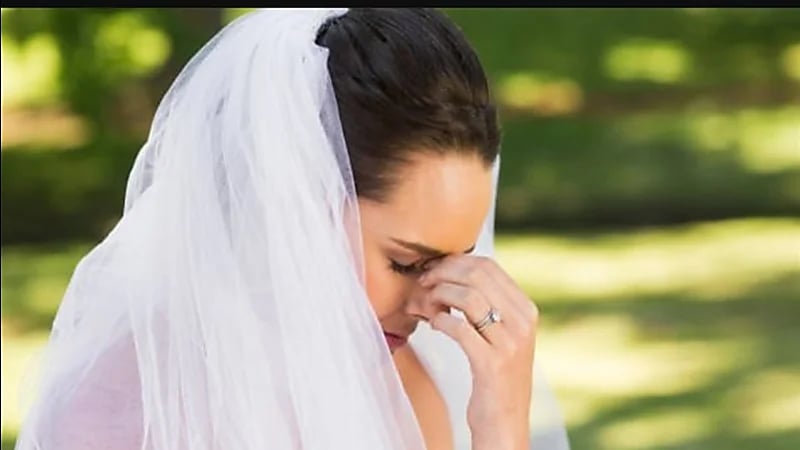 قصة فتاة تركها خطيبها ليرتبط بصديقتها المقربة تثير ضجة على السوشيال ميديا