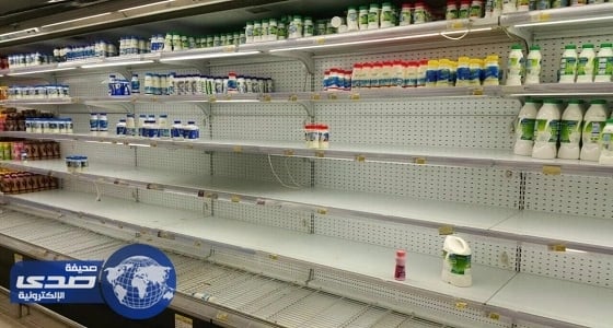 بالصور.. نفاد المواد الغذائية من المتاجر القطرية بعد قطع العلاقات