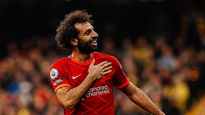 فيديو.. محمد صلاح يفوز بجائزة القدم الذهبية