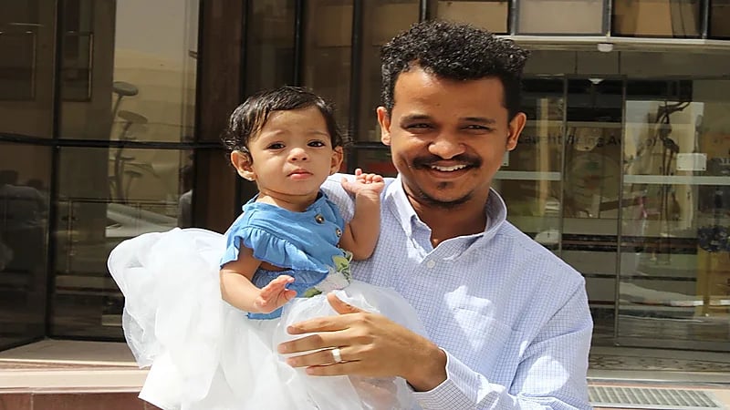 بأمرٍ من وزير الدفاع.. مركز الأمير سلطان يجري عملية قلب نادرة لطفلة سودانية