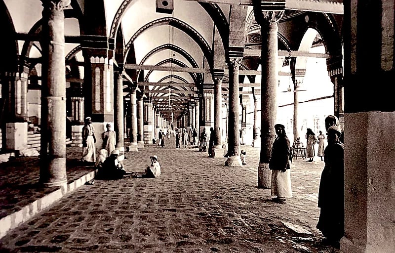 صورة رائعة من داخل الحرم المكي قبل 76 عام