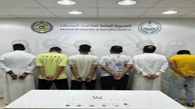 القبض على 6 أشخاص بمنطقة الحدود الشمالية لترويجهم المخدرات