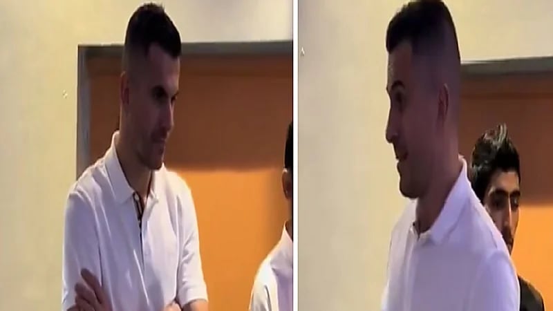 ردة فعل غروهي على ركلة جزاء بنزيما الضائعة .. فيديو