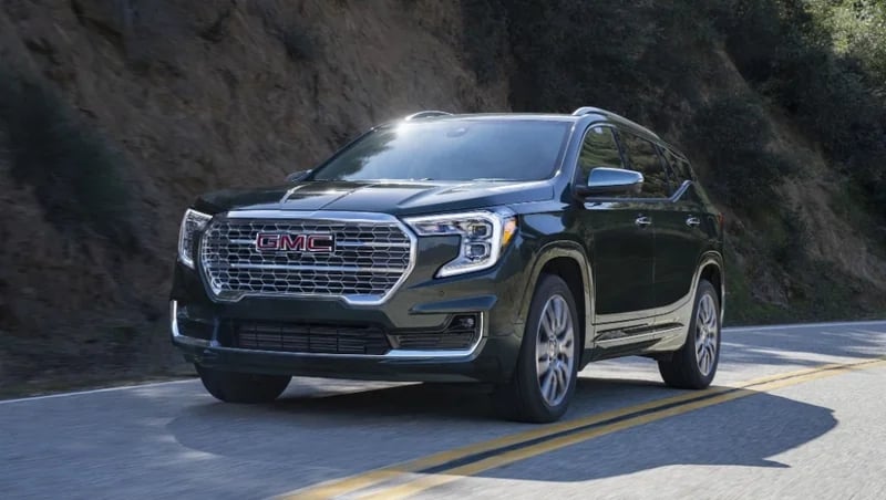 مواصفات وأسعار أرخص سيارة جي ام سي 2023 في المملكة.. صور