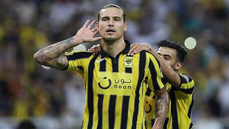 النجم الأحمر الصربي يحسم صفقة بريجوفيتش