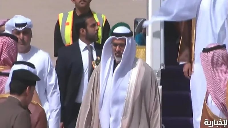 وصول نائب رئيس الوزراء العماني وولي عهد أبوظبي للمشاركة في القمة الخليجية الأمريكية.. فيديو