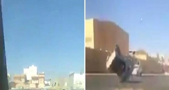 بالفيديو.. مفحط ينقلب بسيارته " جيب شاص "إثر التفحيط 