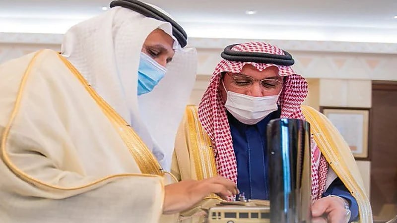 أمير القصيم يطلق مشروع النقل العام
