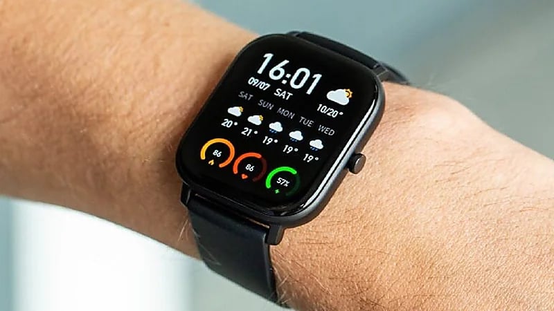 بالفيديو .. استشاري: احذروا ارتداء الساعات الذكية لمن يعاني من خفقان في القلب