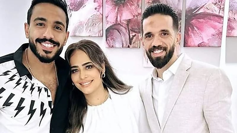أول ظهور لمحترف الإتحاد السابق رفقة شقيقته قبل حفل زفافها